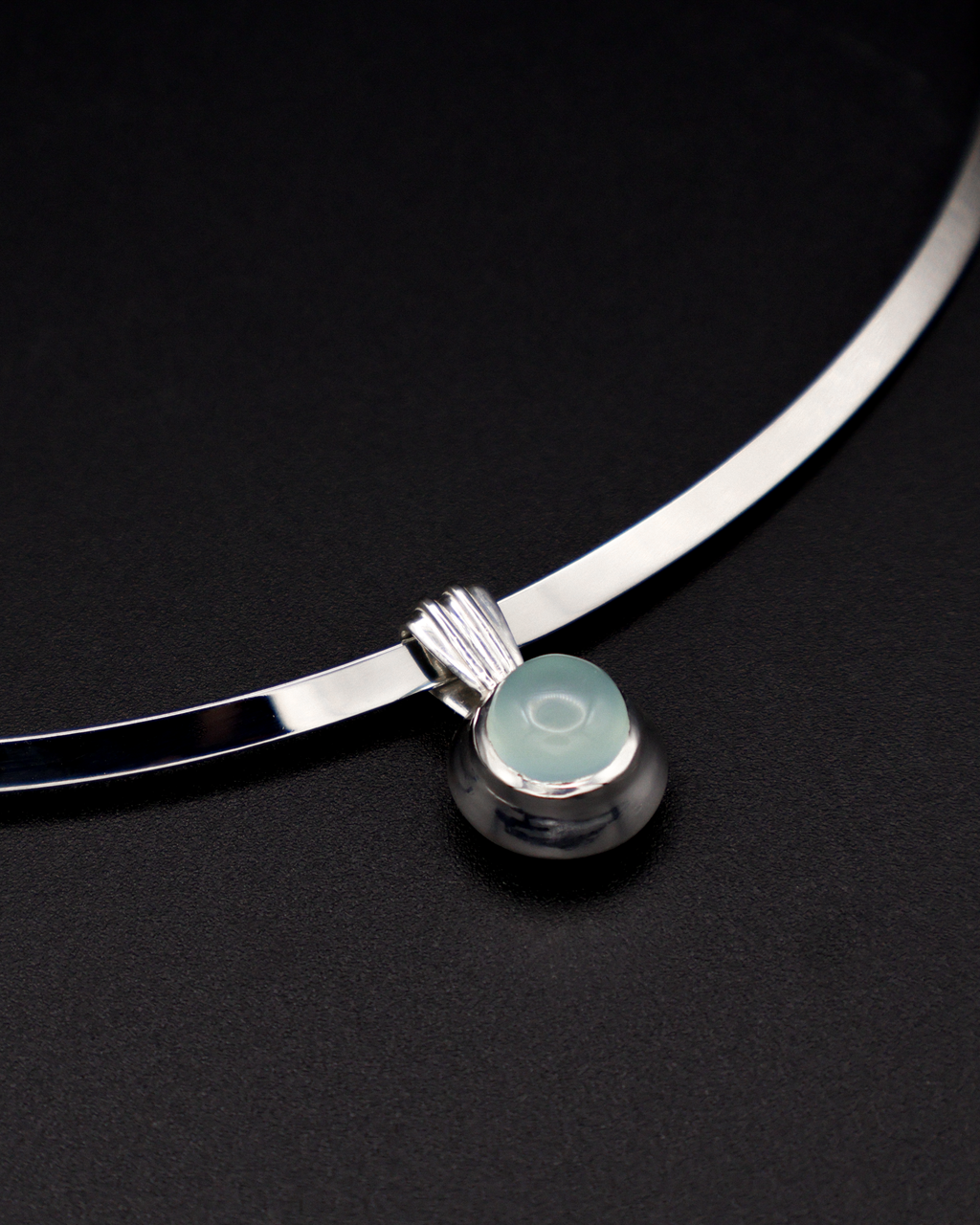 THE ONLY PENDANT - CHALDEDONY