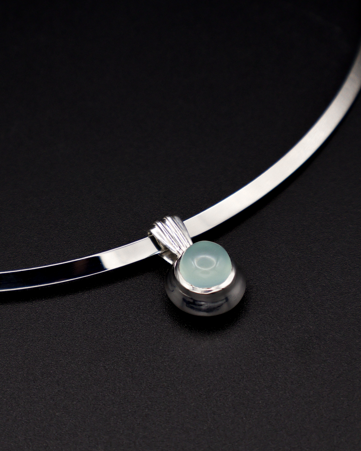 THE ONLY PENDANT - CHALDEDONY