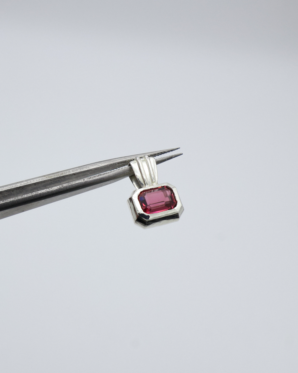 THE ONLY PENDANT - MALAWI GARNET